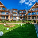 Famixdom Royal Wellness & Centrum Lägenhetshotell 3*
