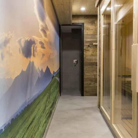 Famixdom Royal Wellness & Centrum Aparthotel