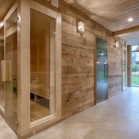 Hotel apartamentowy Famixdom Royal Wellness&spa Centrum 3*