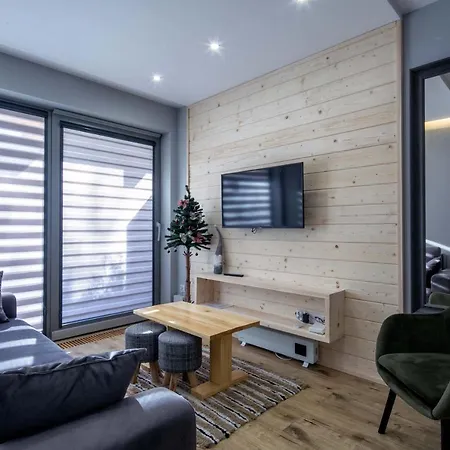 アパートホテル Famixdom Royal Wellness & Centrum 3*