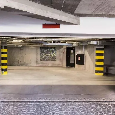 Famixdom Royal Wellness & Centrum アパートホテル