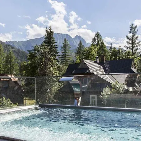 Famixdom Royal Wellness&spa Centrum Hotel apartamentowy 3*