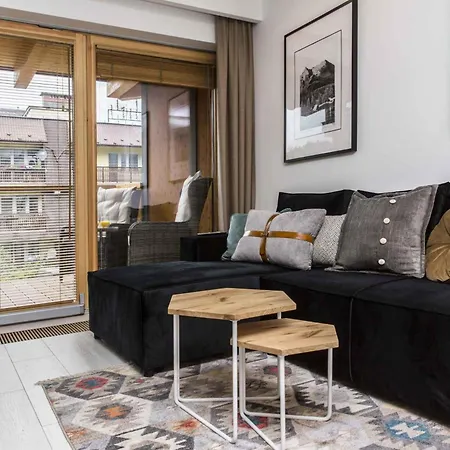 Famixdom Royal Wellness & Centrum 3* ザコパネ