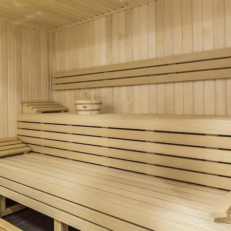 Famixdom Royal Wellness&spa Centrum Hotel apartamentowy