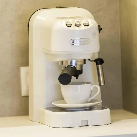 Famixdom Royal Wellness & Centrum アパートホテル 3*