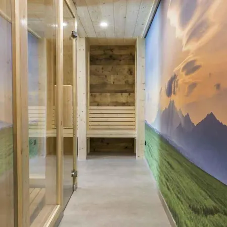 Aparthotel Famixdom Royal Wellness & Centrum *