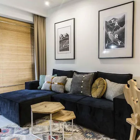 Famixdom Royal Wellness & Centrum アパートホテル