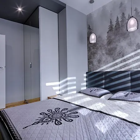 Famixdom Royal Wellness & Centrum Apart-hotel