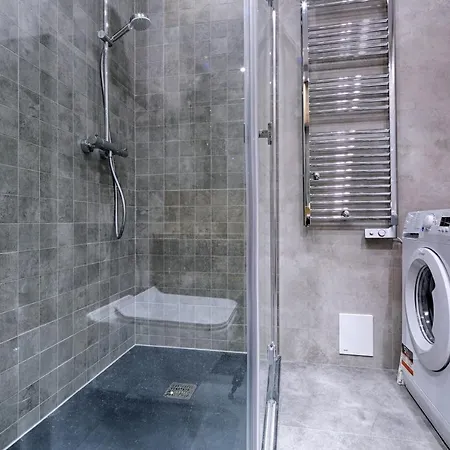 Famixdom Royal Wellness & Centrum