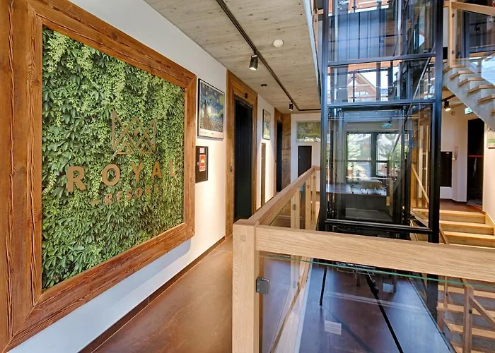 Famixdom Royal Wellness & Centrum Ξενοδοχείο με διαμερίσματα 3*