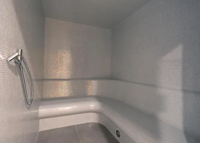 Ξενοδοχείο με διαμερίσματα Famixdom Royal Wellness & Centrum Ζακοπάνε