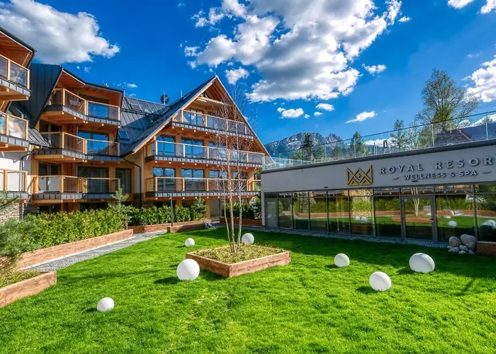 Famixdom Royal Wellness & Centrum Ξενοδοχείο με διαμερίσματα 3*