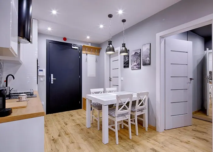 Famixdom Royal Wellness & Centrum Ξενοδοχείο με διαμερίσματα 3*