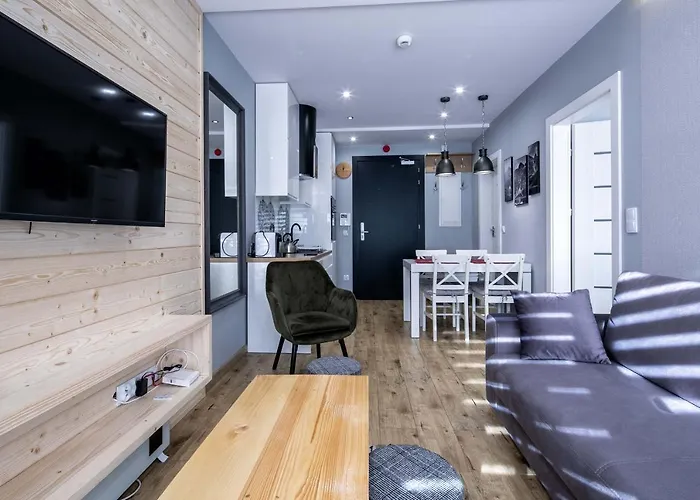 Famixdom Royal Wellness & Centrum Ξενοδοχείο με διαμερίσματα Ζακοπάνε