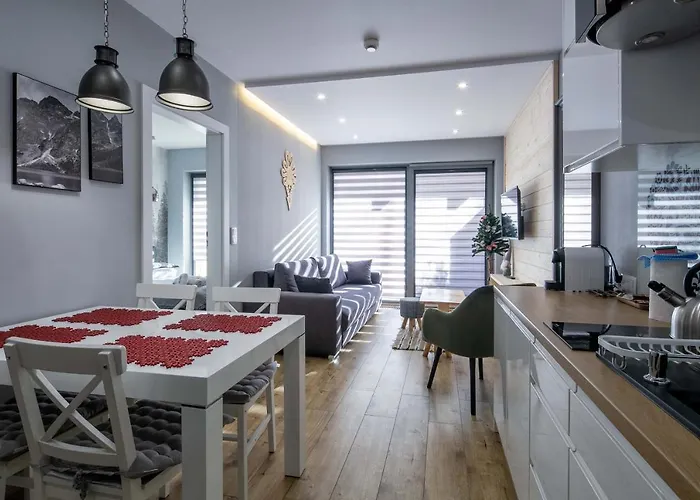 Famixdom Royal Wellness & Centrum Ξενοδοχείο με διαμερίσματα