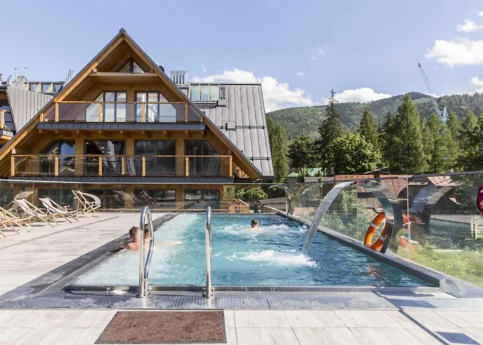 公寓式酒店 Famixdom Royal Wellness & Centrum 3*