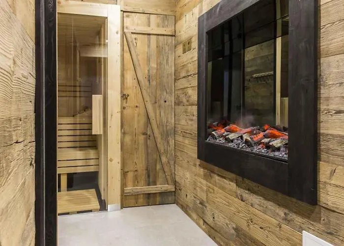 Famixdom Royal Wellness & Centrum 公寓式酒店 扎科帕内