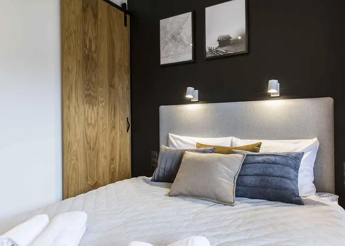 Famixdom Royal Wellness & Centrum 公寓式酒店