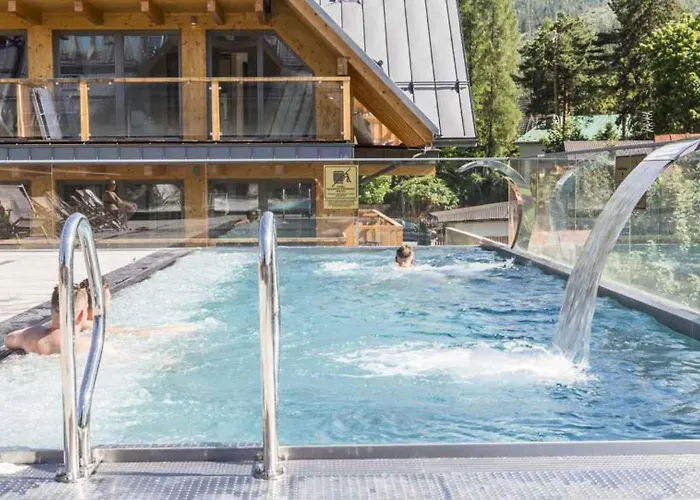 Famixdom Royal Wellness & Centrum Ξενοδοχείο με διαμερίσματα