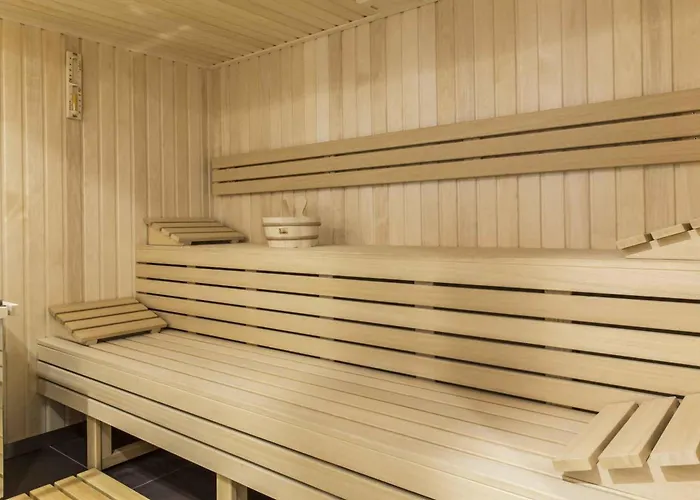 Famixdom Royal Wellness & Centrum Ξενοδοχείο με διαμερίσματα