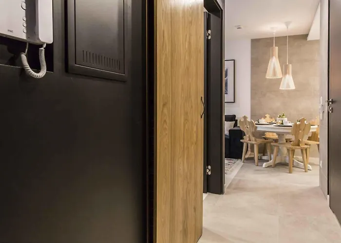 公寓式酒店 Famixdom Royal Wellness & Centrum 扎科帕内