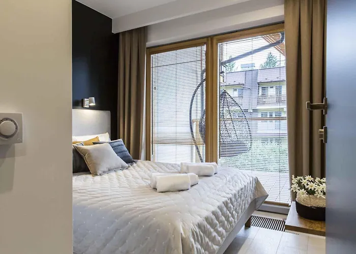 Famixdom Royal Wellness & Centrum 公寓式酒店