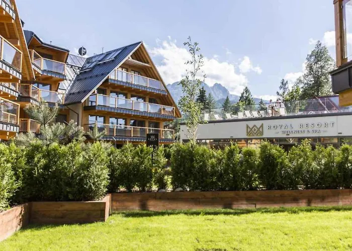 Famixdom Royal Wellness & Centrum 3* 扎科帕内