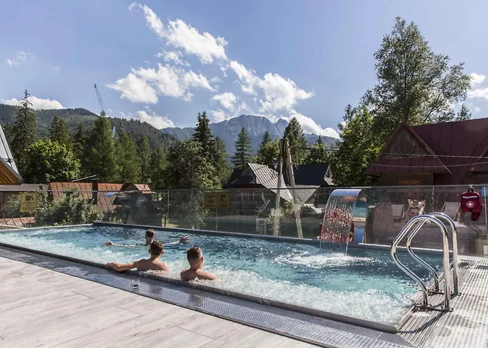 Ξενοδοχείο με διαμερίσματα Famixdom Royal Wellness & Centrum Ζακοπάνε